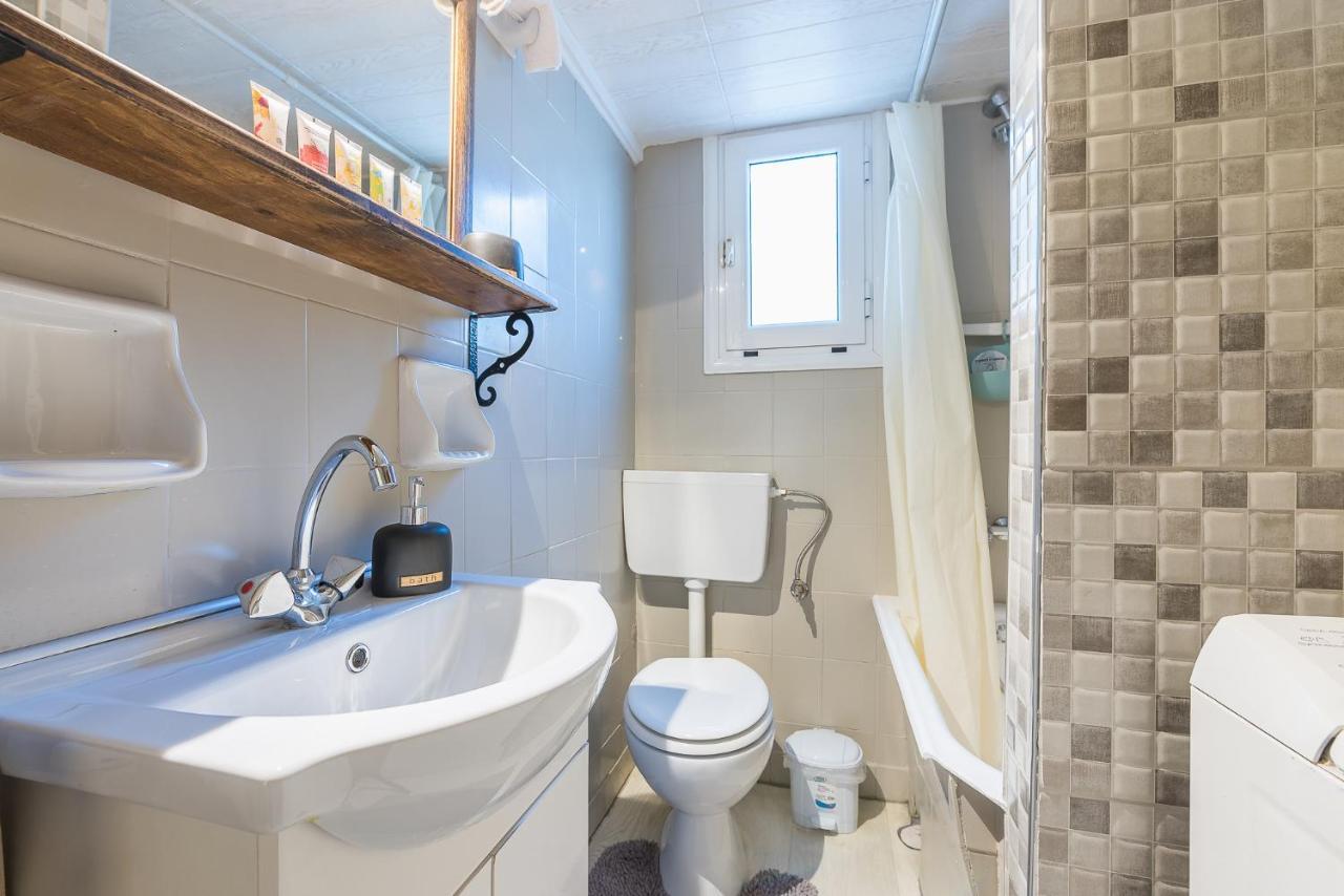 Lovely 1 Bedroom Apartment In Athen Exterior foto
